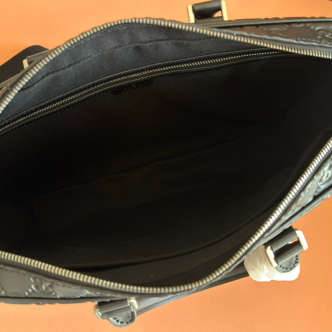 GUCCI 26S EMBLEM DUFFLE BAG 38 IN BLACK EMBOSSED CALFSKIN