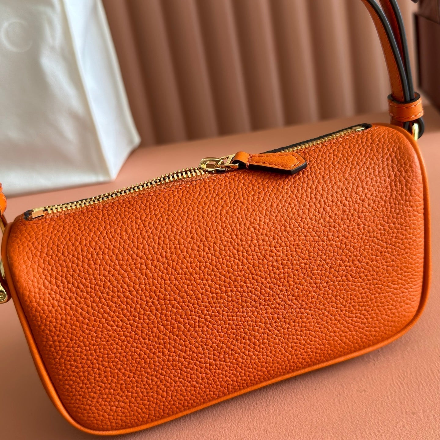 GUCCI 26S SHOULDER BAG 19 IN ORANGE CALFSKIN