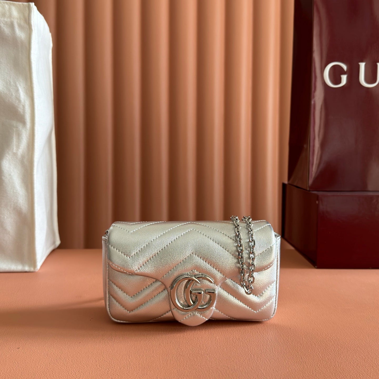 GUCCI 26S  MARMONT BAG 16 IN SILVER LAMBSKIN