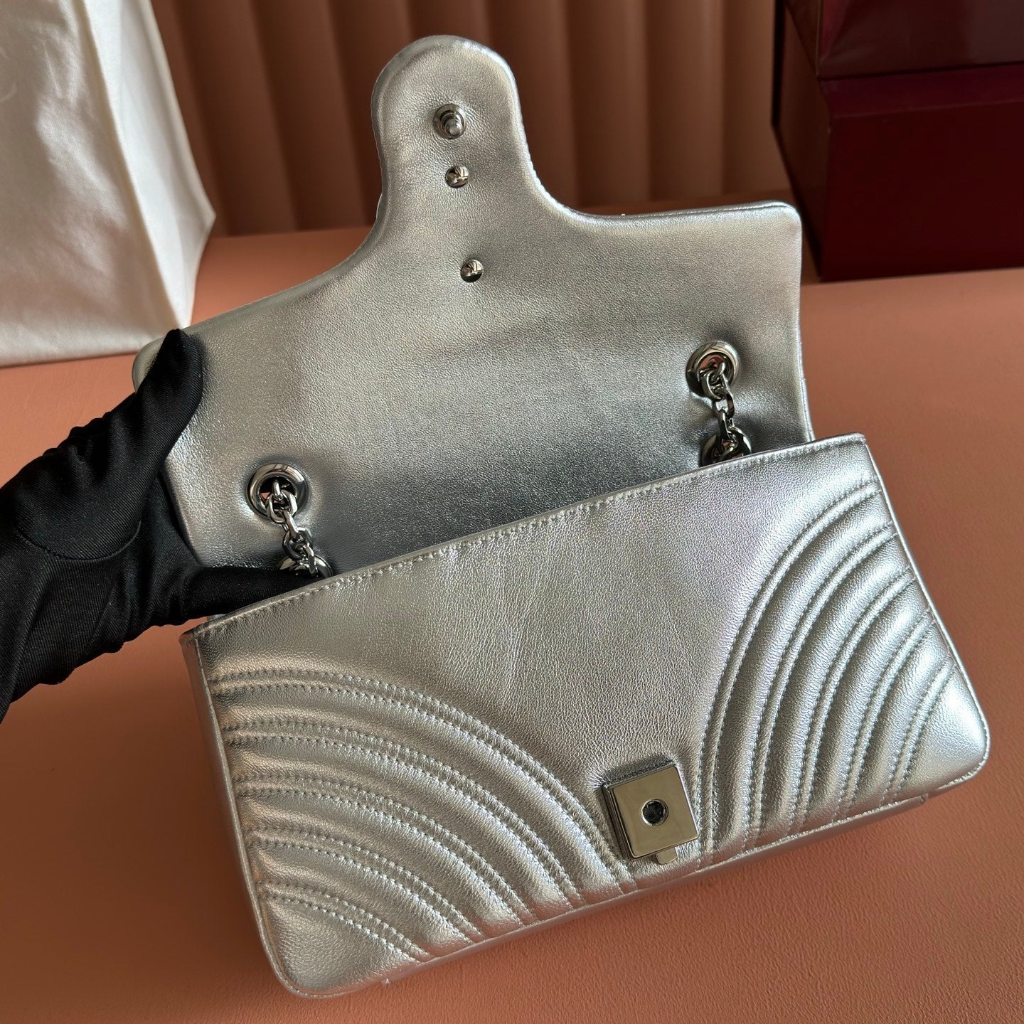 GUCCI 26S  MARMONT BAG 26 IN SILVER LAMBSKIN