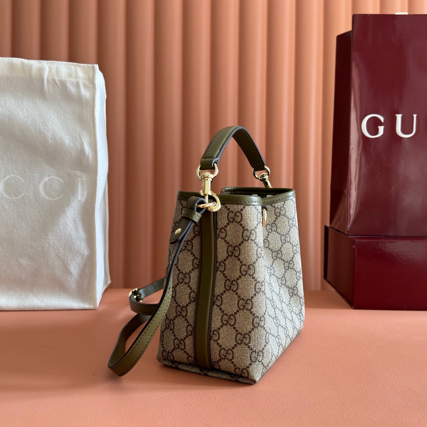 GUCCI 26S HAND BAG 19 IN DARK BEIGE AND MOSS GREEN CANVAS