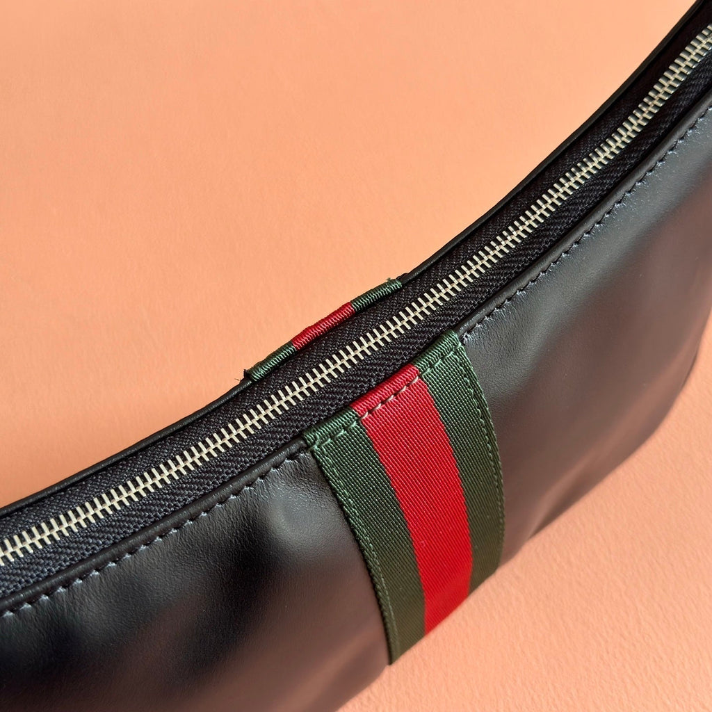 GUCCI 26S LUNETTA SHOULDER BAG 22 IN BLACK CALFSKIN