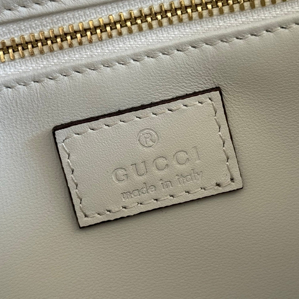 GUCCI 26S SIENA TOP HANDLE BAG 25 IN WHITE CALFSKIN