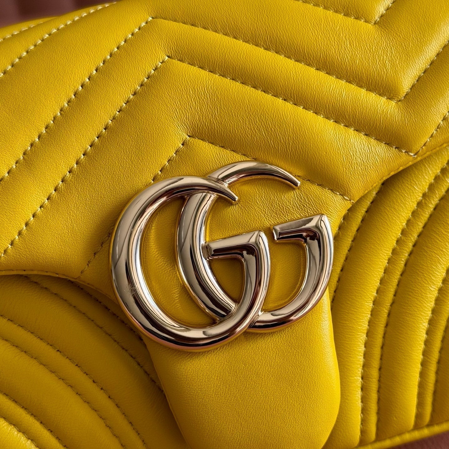 GUCCI 26S  MARMONT BAG 26 IN YELLOW LAMBSKIN