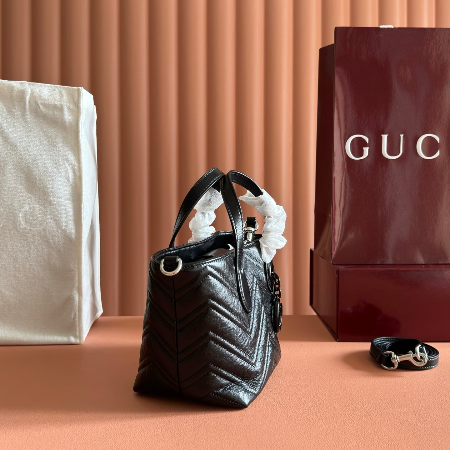 GUCCI 26S  MARMONT TOTE BAG 17 IN BLACK CALFSKIN