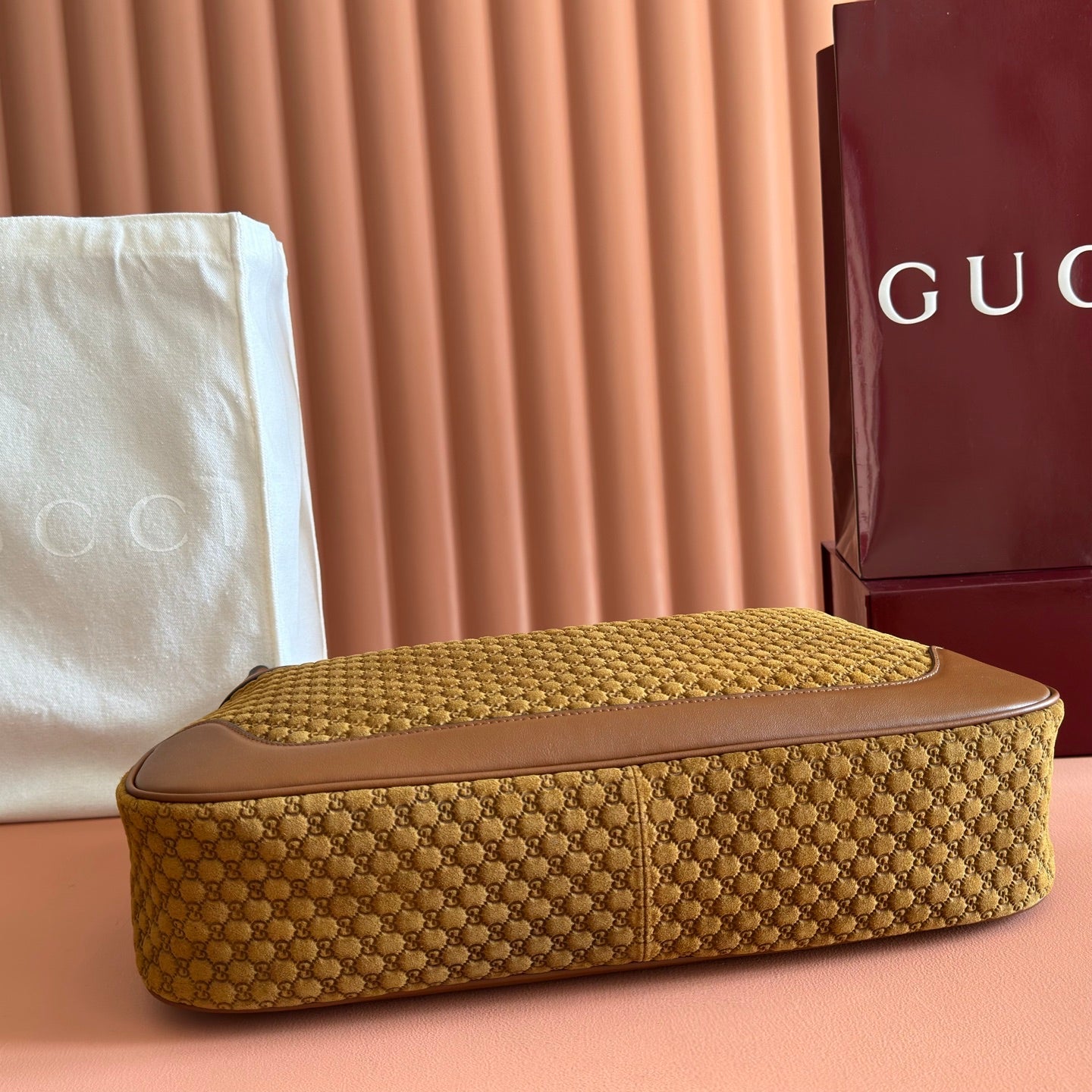 GUCCI 26S SHOULDER BAG 40 IN BROWN EMBOSSED SUEDE