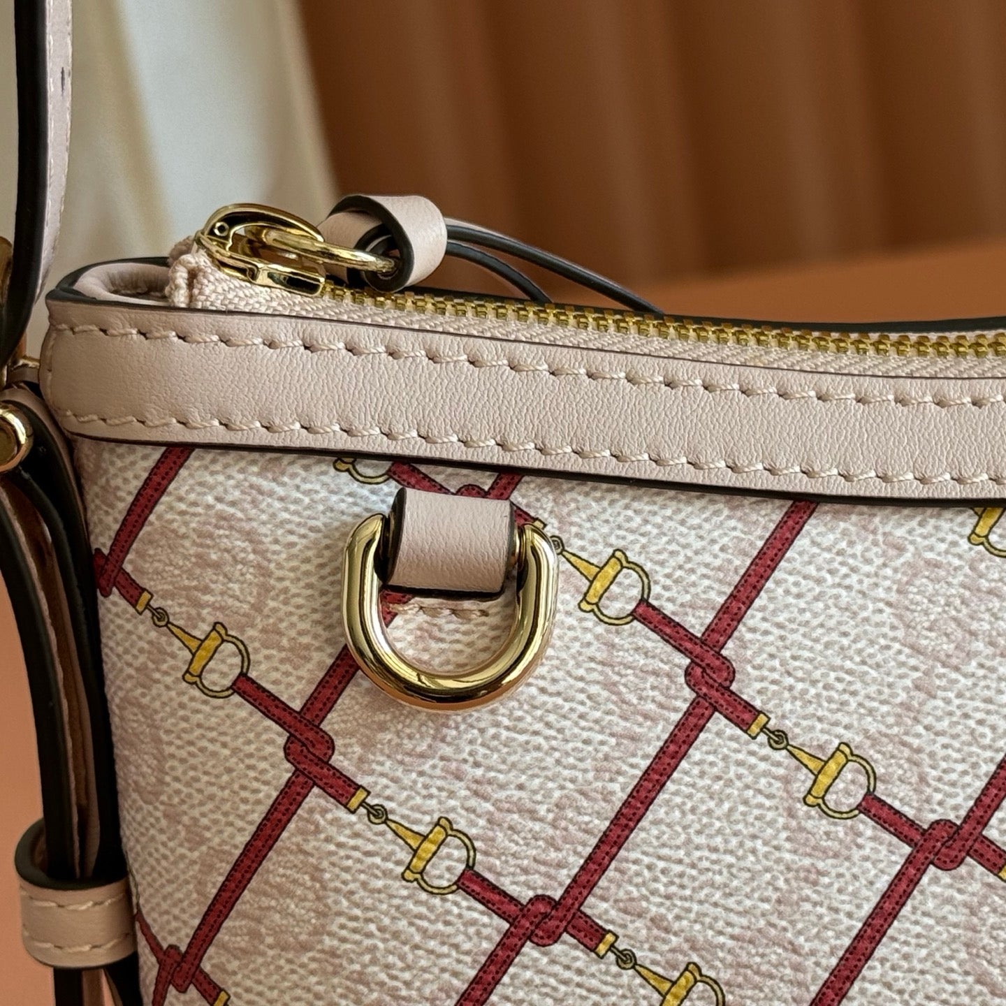GUCCI 26S  EMBLEM BUCKET BAG 22 IN LIGHT PINK COATED FABRIC