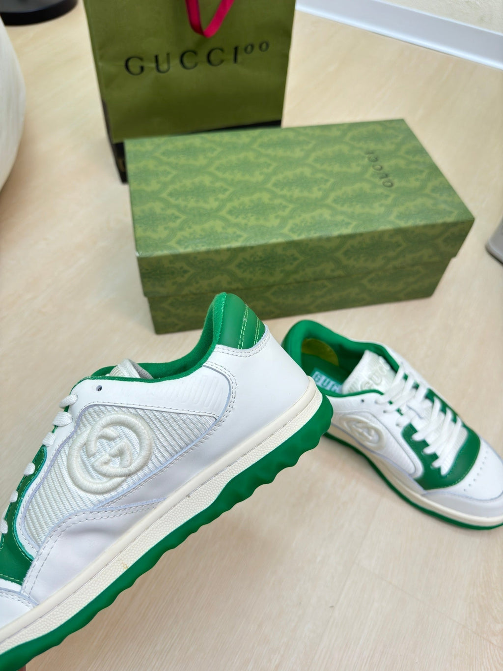 GUCCI INTERLOCKING G SNEAKER WHITE GREEN CALFSKIN AND FABRIC