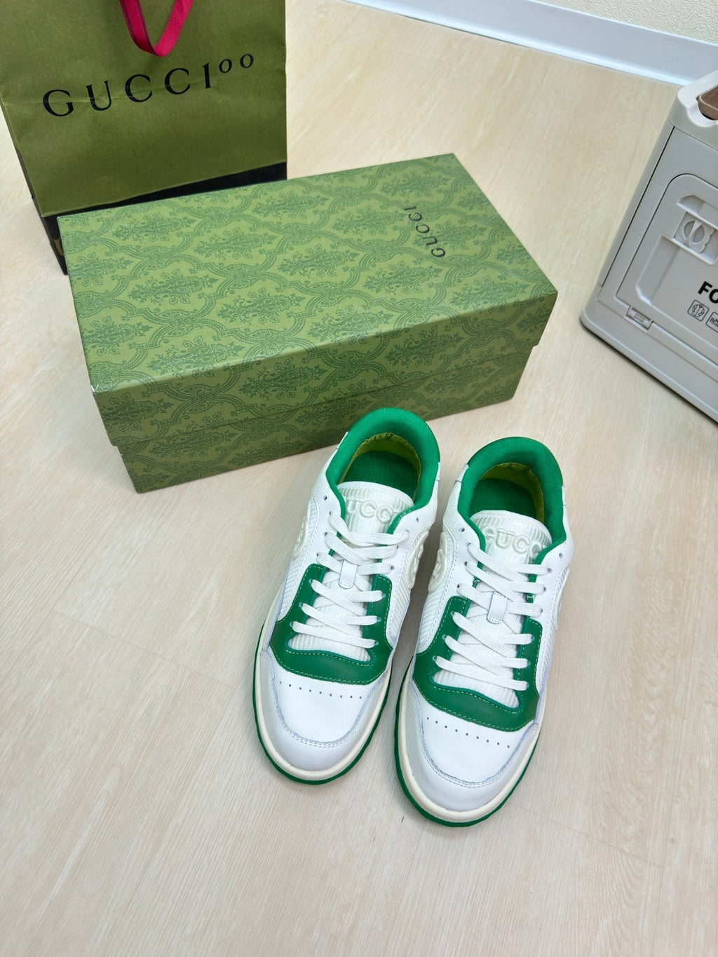 GUCCI INTERLOCKING G SNEAKER WHITE GREEN CALFSKIN AND FABRIC