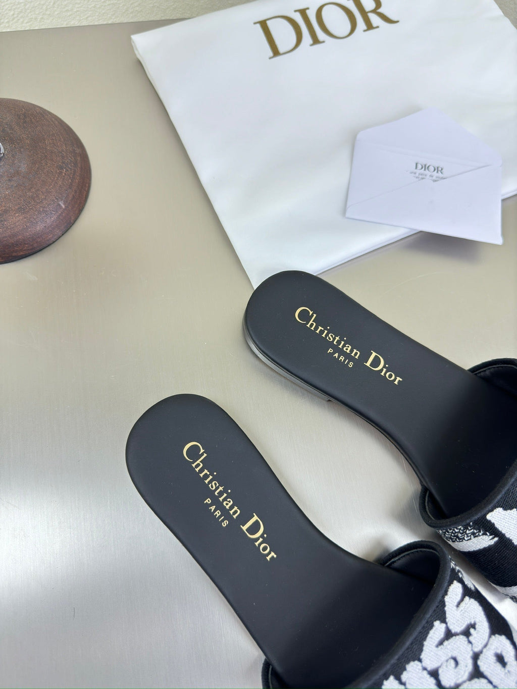 DIOR DWAY SLIDE EMBROIDERED COTTON AND BLACK MISS  ALLOVER MOTIF