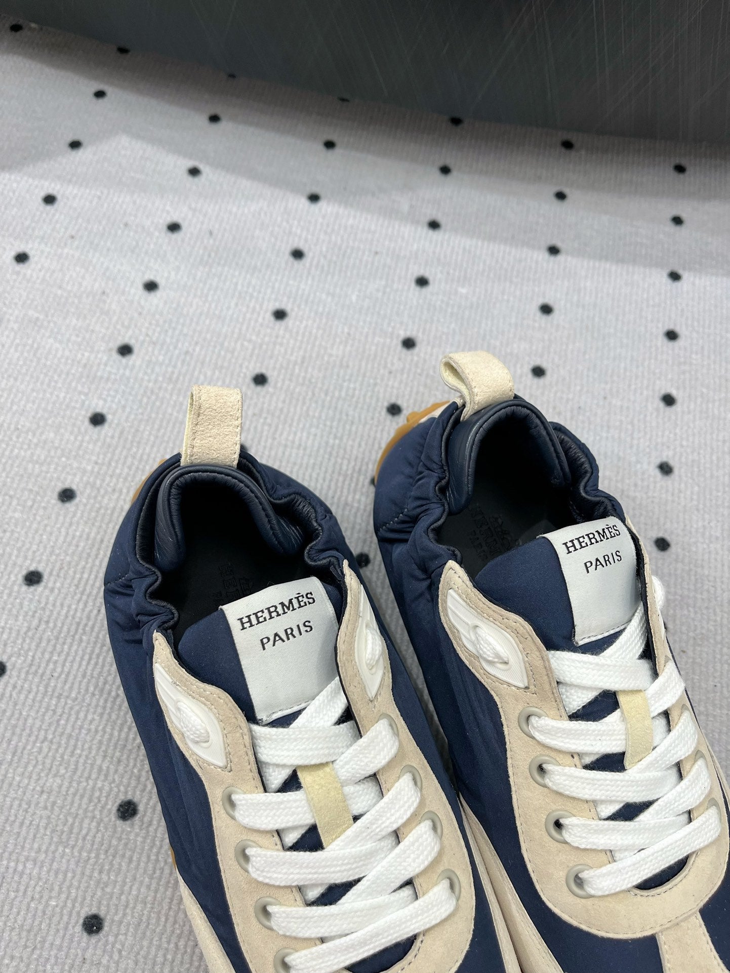 HERMES TRAIL SNEAKER IN IVORY TAN MIX SPACE BLUE SUEDE