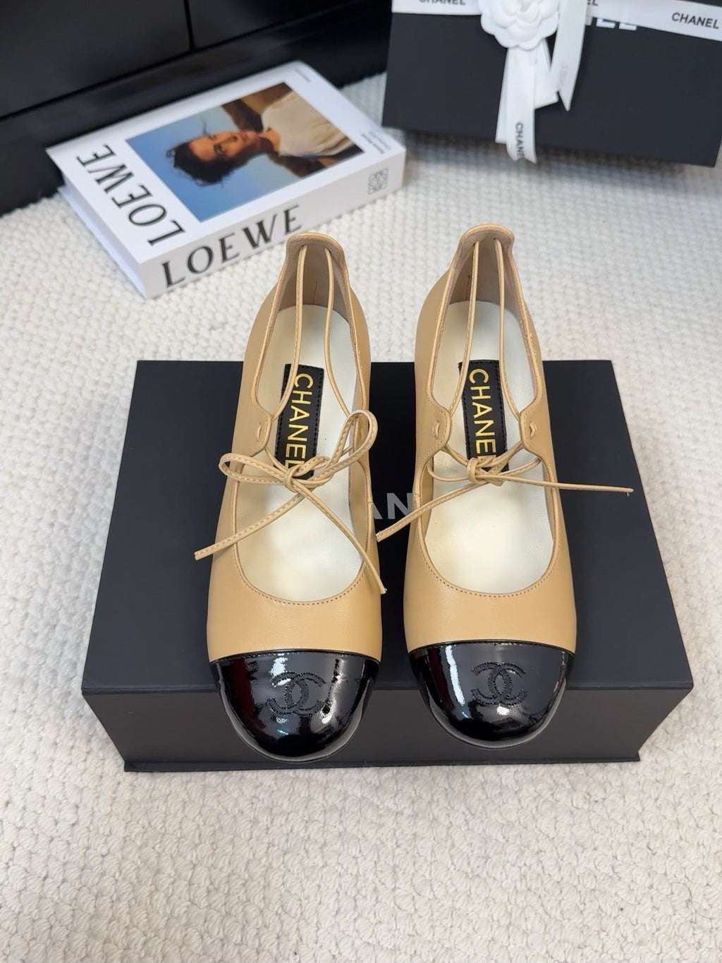 CHANEL MARY JANE PUMPS 55 MM IN SAND YELLOW MIX BLACK LAMBSKIN