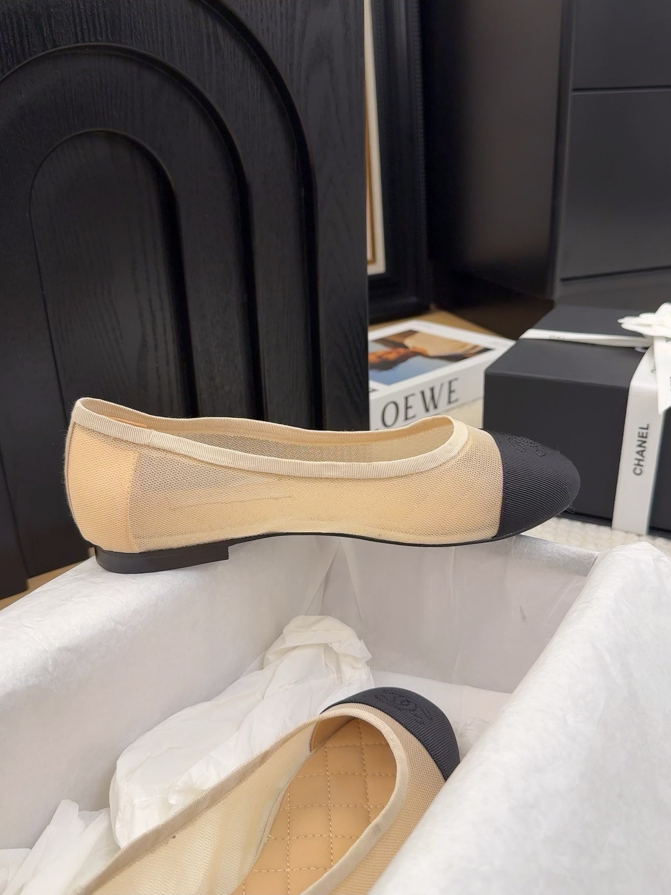CHANEL BALLET FLAT IN BLACK FABRIC AND BEIGE MESH