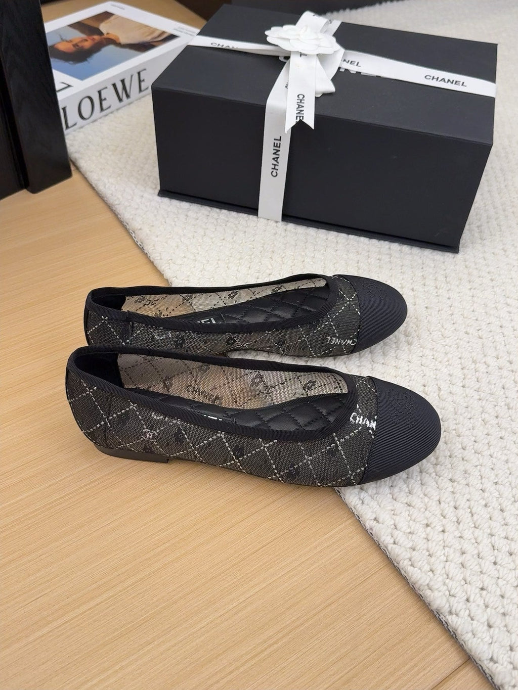 CHANEL BALLET FLAT IN BLACK FABRIC AND MESH