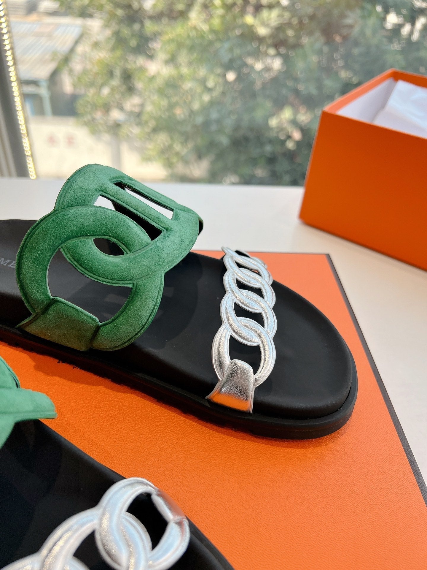 HERMES EXTRA SANDAL IN MEDIUM GREEN MIX SILVER CALFSKIN
