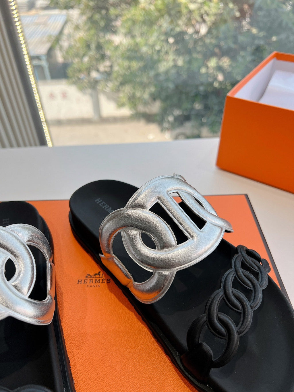 HERMES EXTRA SANDAL IN SILVER MIX BLACK CALFSKIN