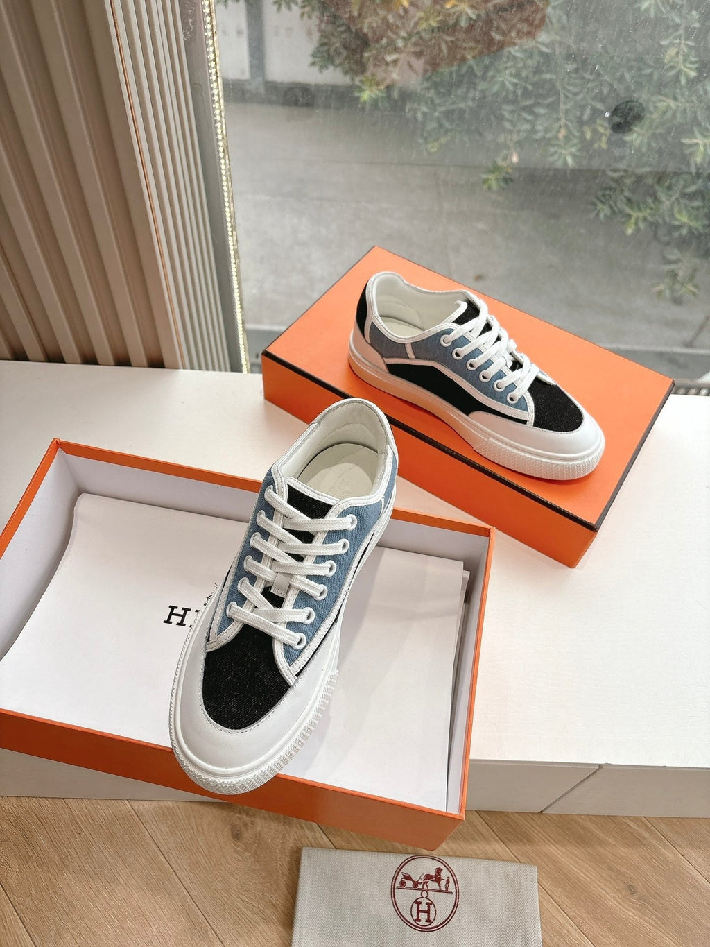 HERMES GET SNEAKER IN BLACK MIX LIGHT BLUE CANVAS AND CALFSKIN