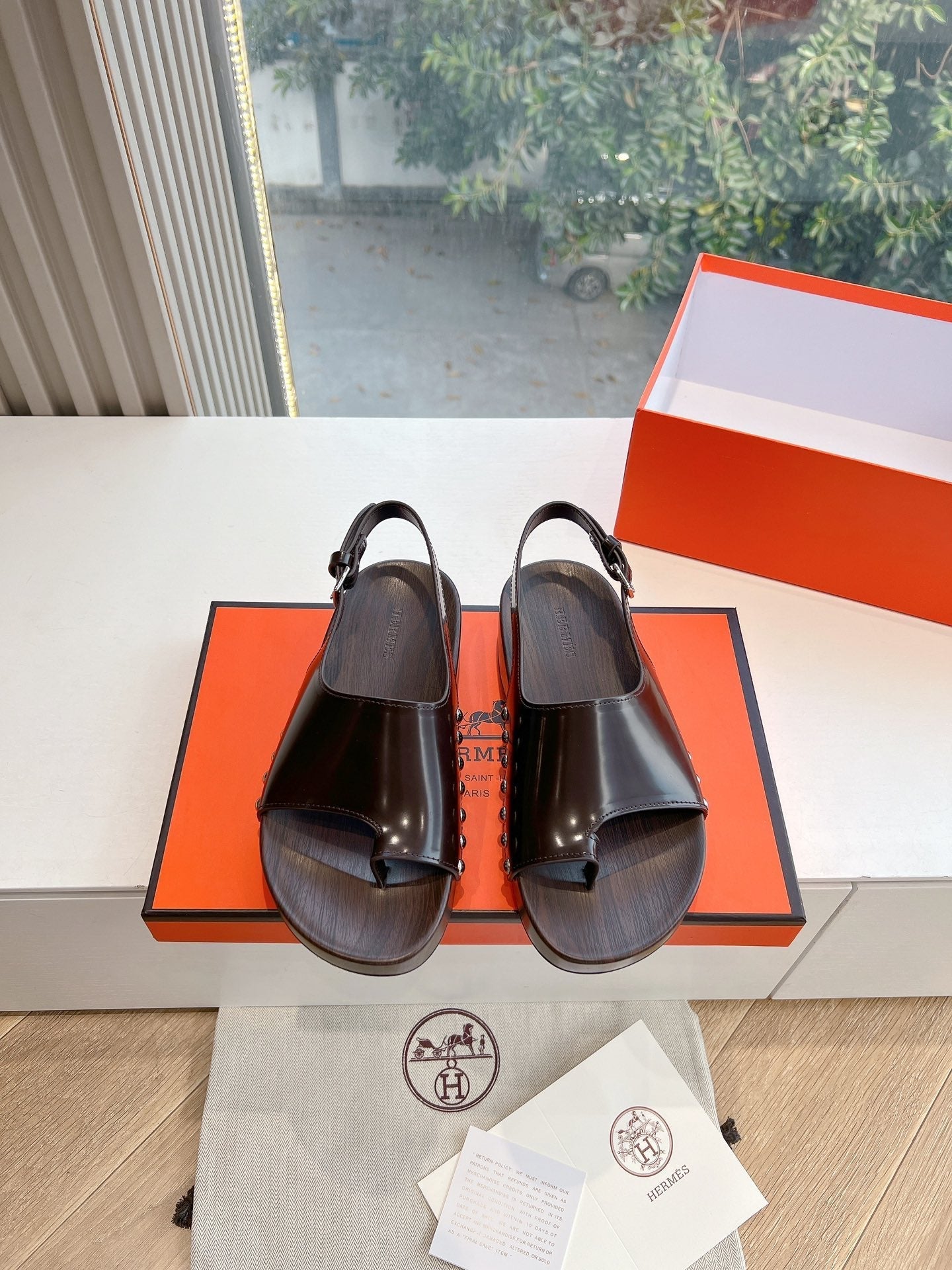 HERMES FLAT SANDAL IN BRUNETTE BROWN CALFSKIN