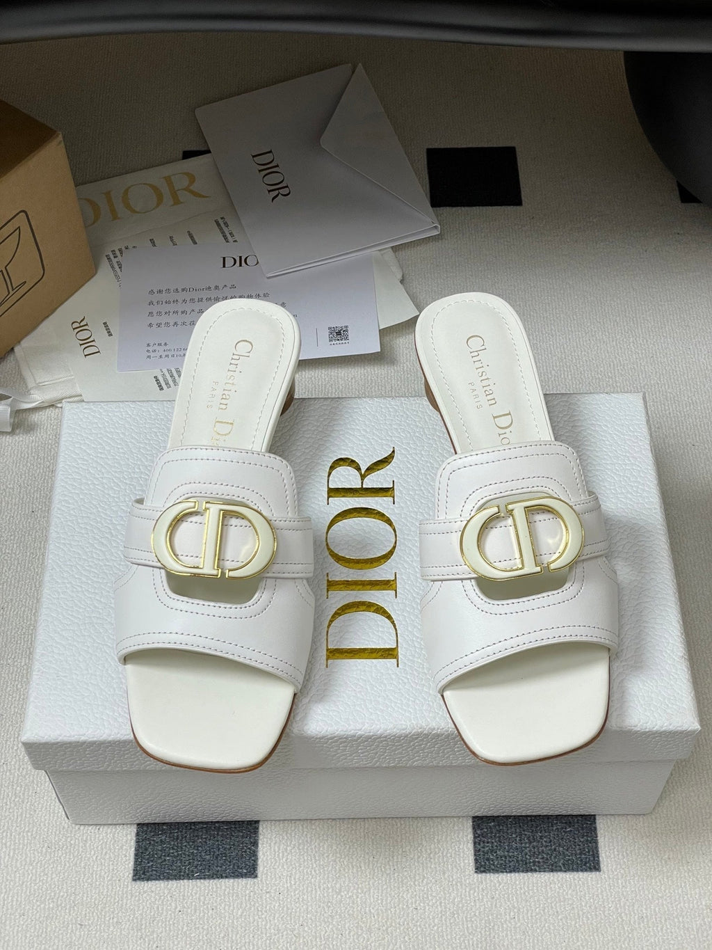 DIOR HIGH HEEL CLASSIC MONTAIGNE 40 MM 25S IN WHITE LAMBSKIN WITH CD LOGO