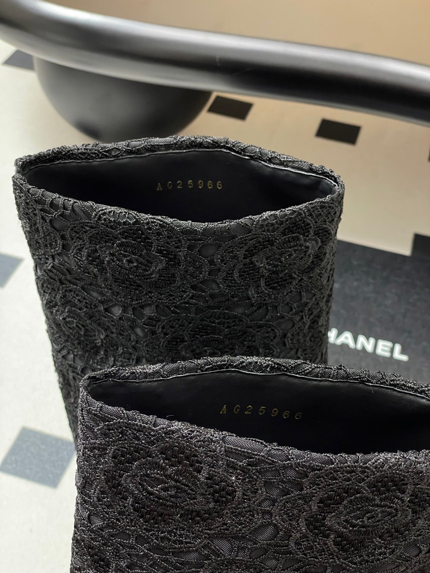 CHANEL FLORAL BOOTS 60MM IN BLACK CALFSKIN WITH GOLD CHAIN