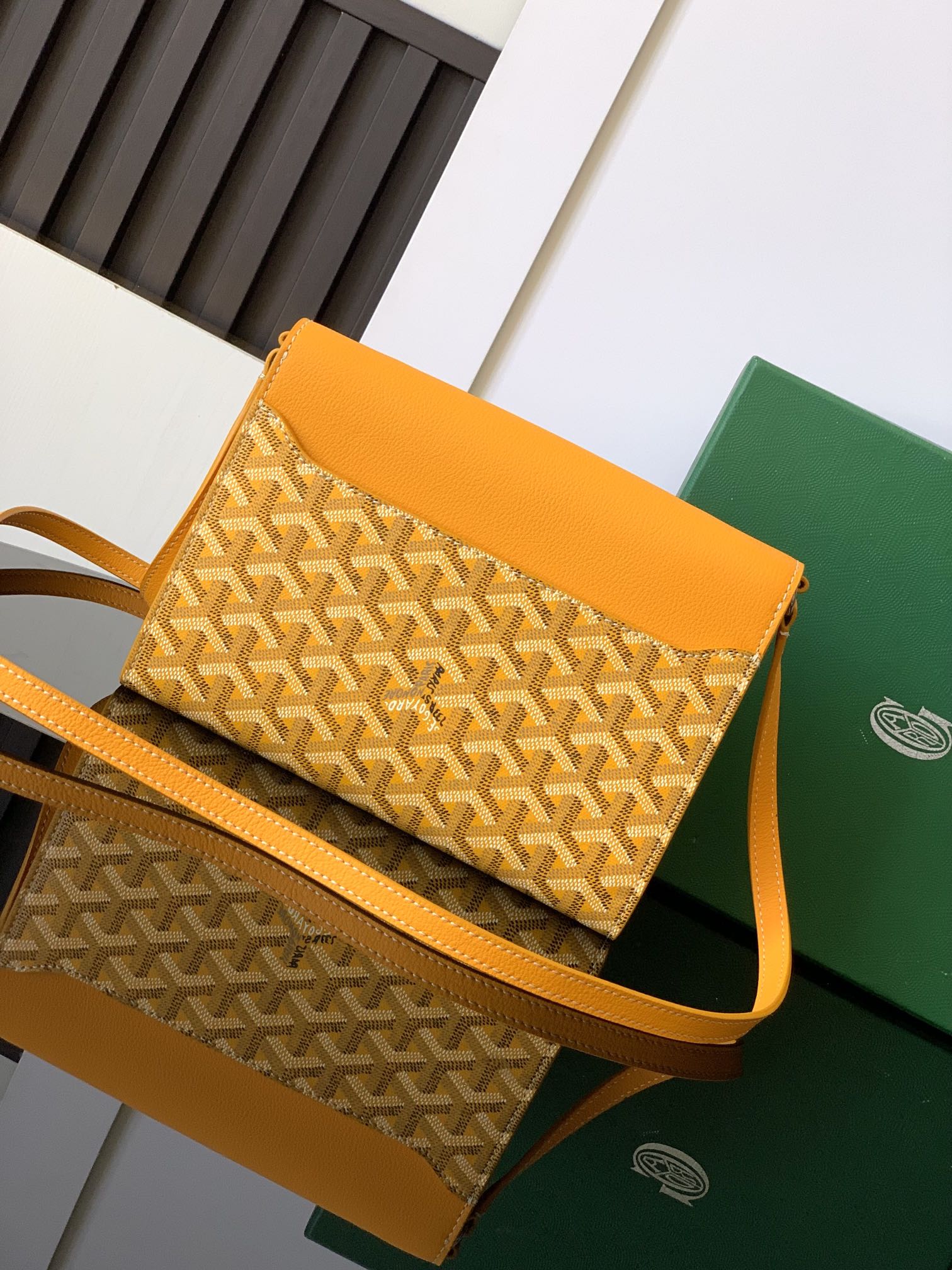 CHYPRE WALLET-POUCH 21 IN YELLOW GOYARDINE CANVAS AND CALFSKIN