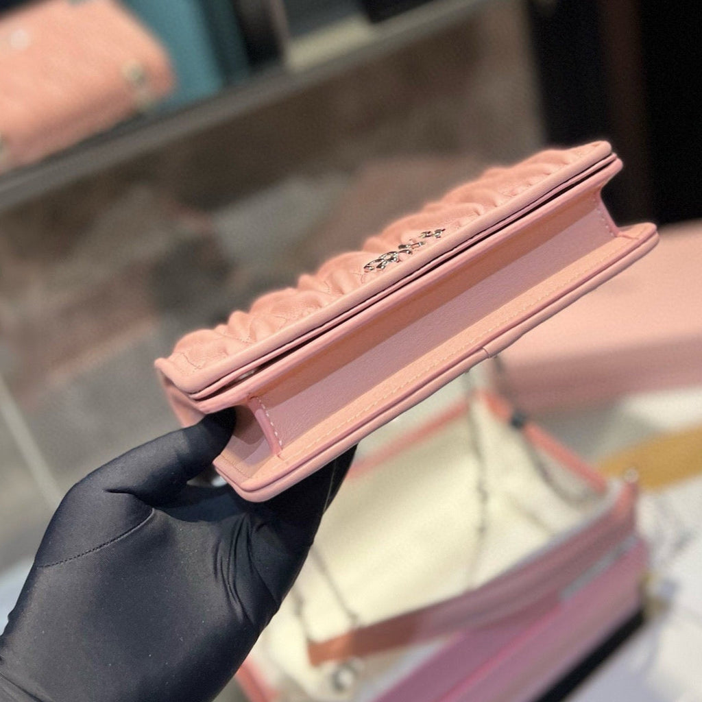MATELASSé CRYSTAL CHAIN BAG 21 IN BABY PINK LAMBSKIN