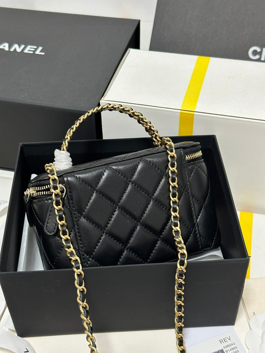 CHANEL 18 CLUTCH BAG IN BLACK CALFSKIN GOLD HARDWARE