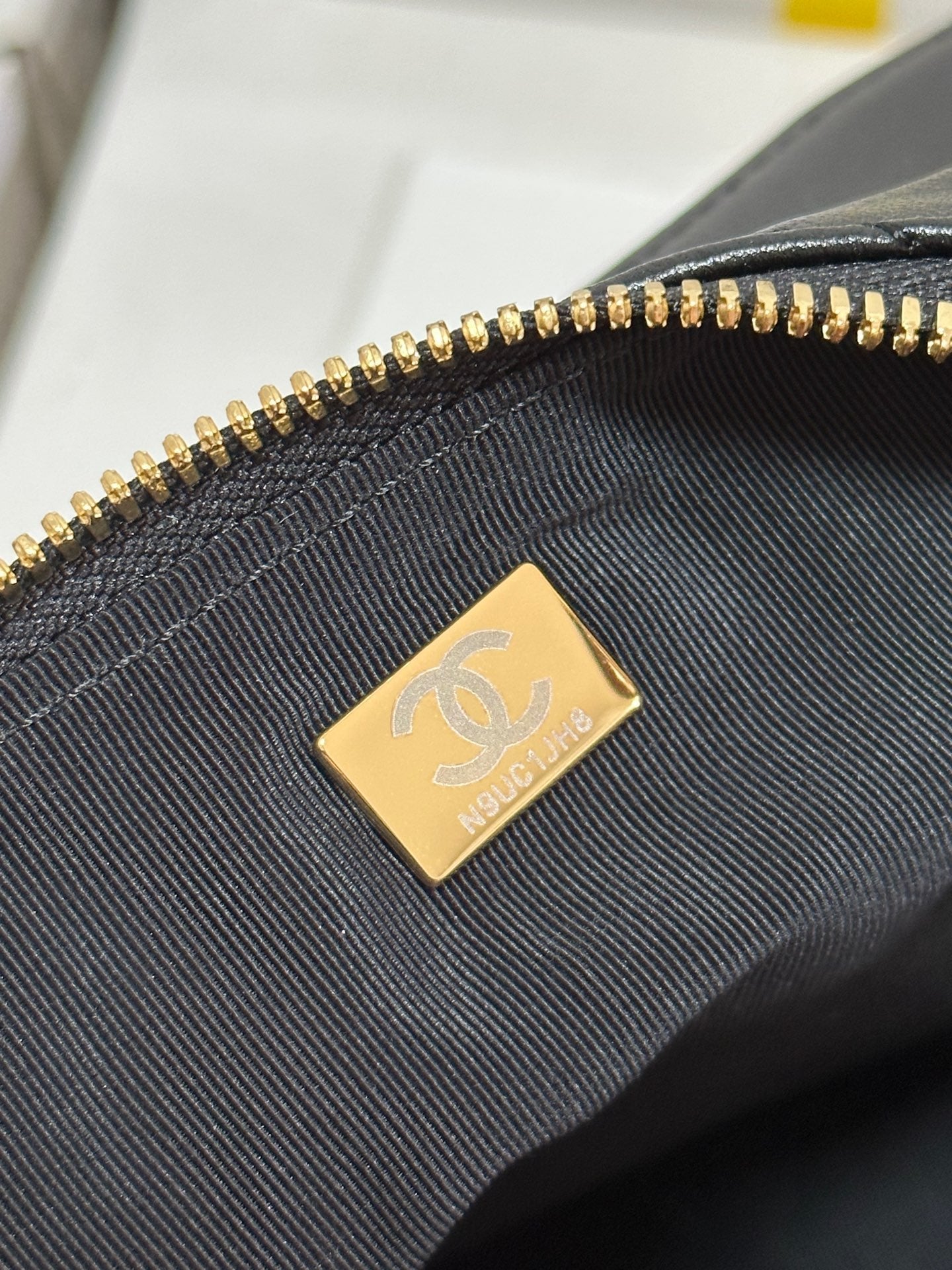 CHANEL QUILTED HOBO CARGO BAG 31 IN BLACK CALFSKIN GOLD CHAIN