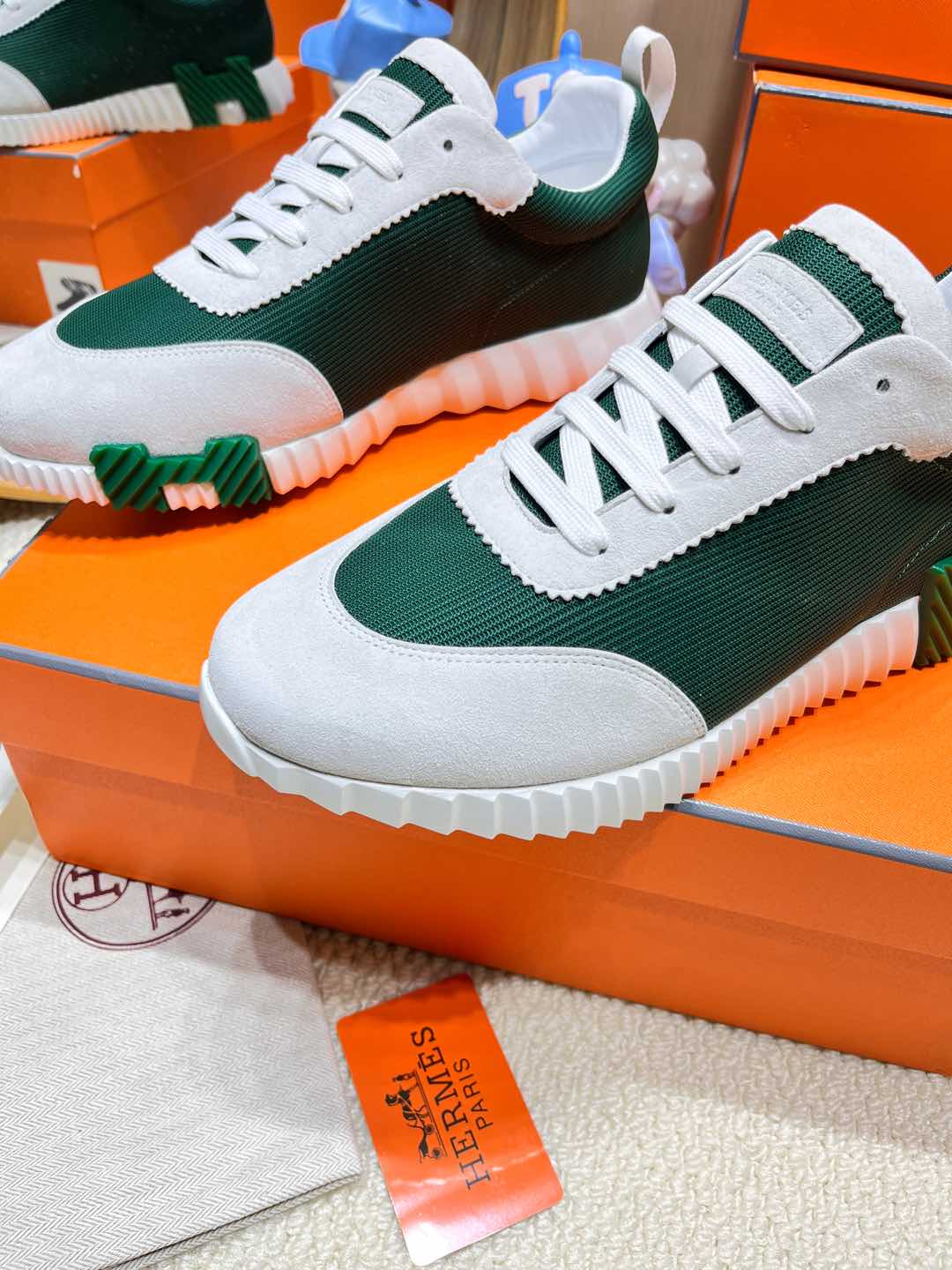 HERMES BOUNCING SNEAKER IN PALE GRAY SUEDE AND GREEN FOREST KNIT