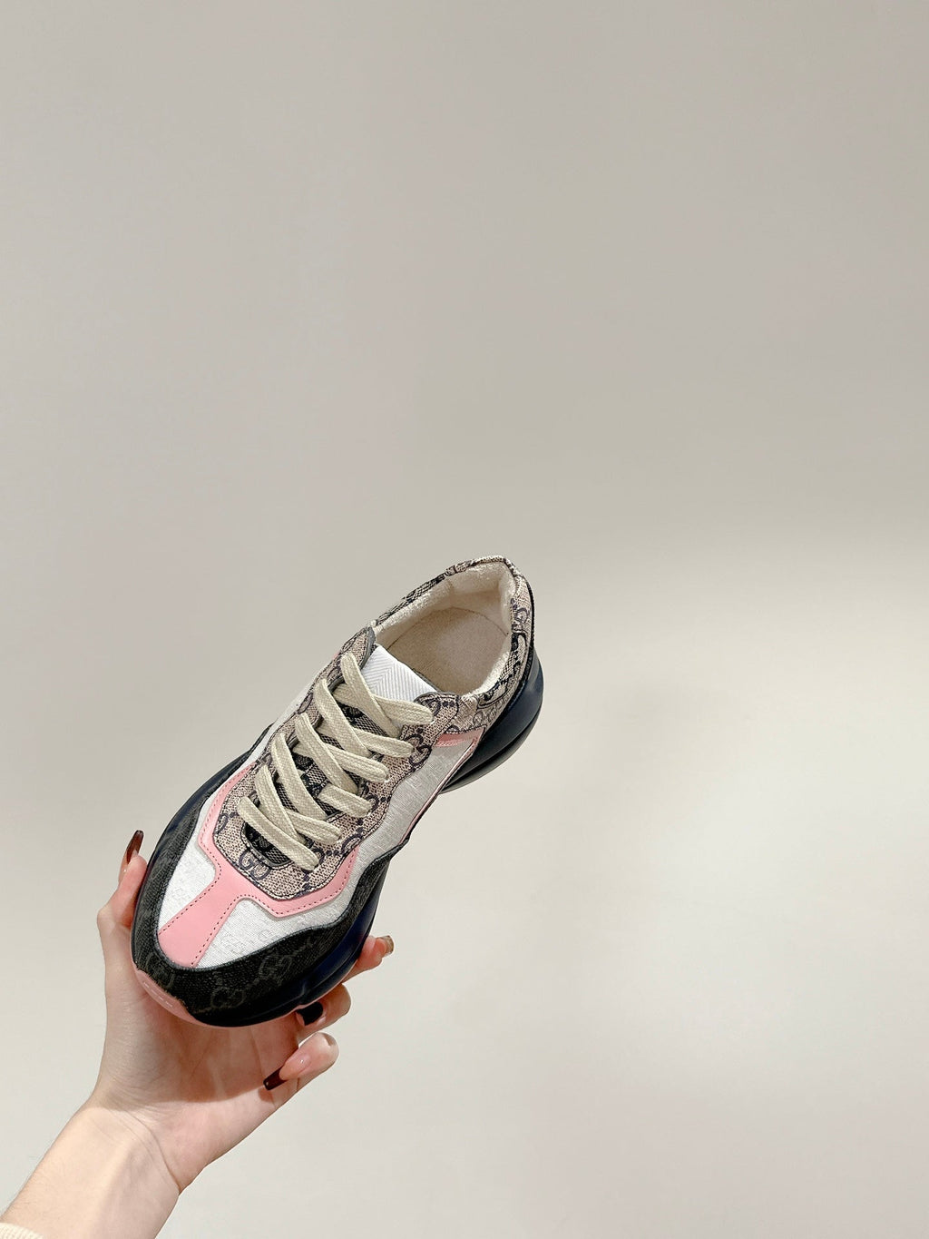 GUCCI RHYTON TRAINER CHARCOAL AND WHITE CALFSKIN