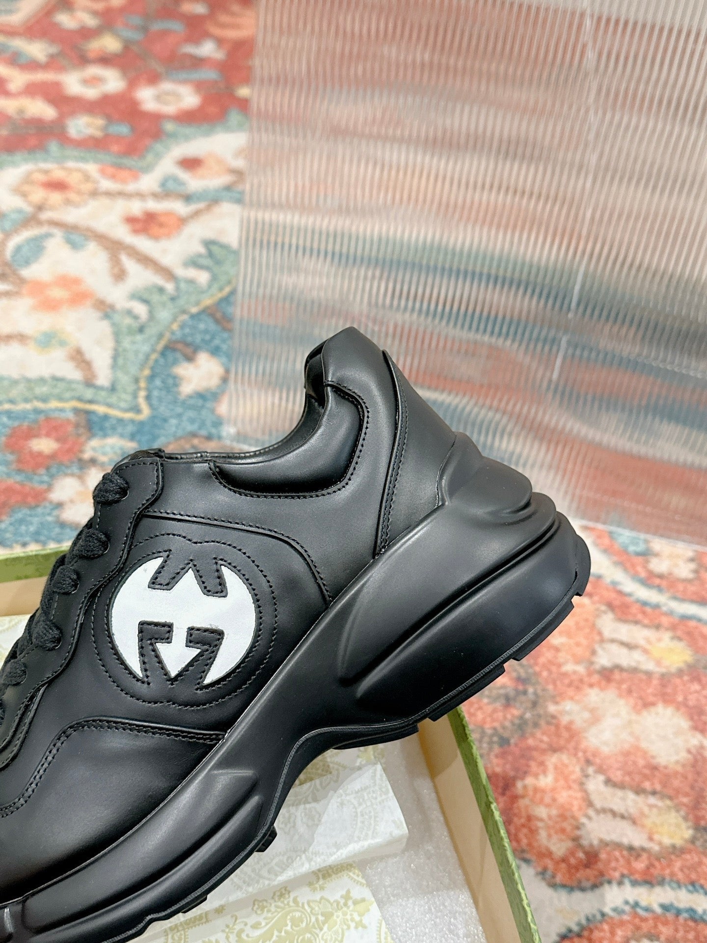 GUCCI RHYTON TRAINER BLACK CALFSKIN WITH WHITE LOGO