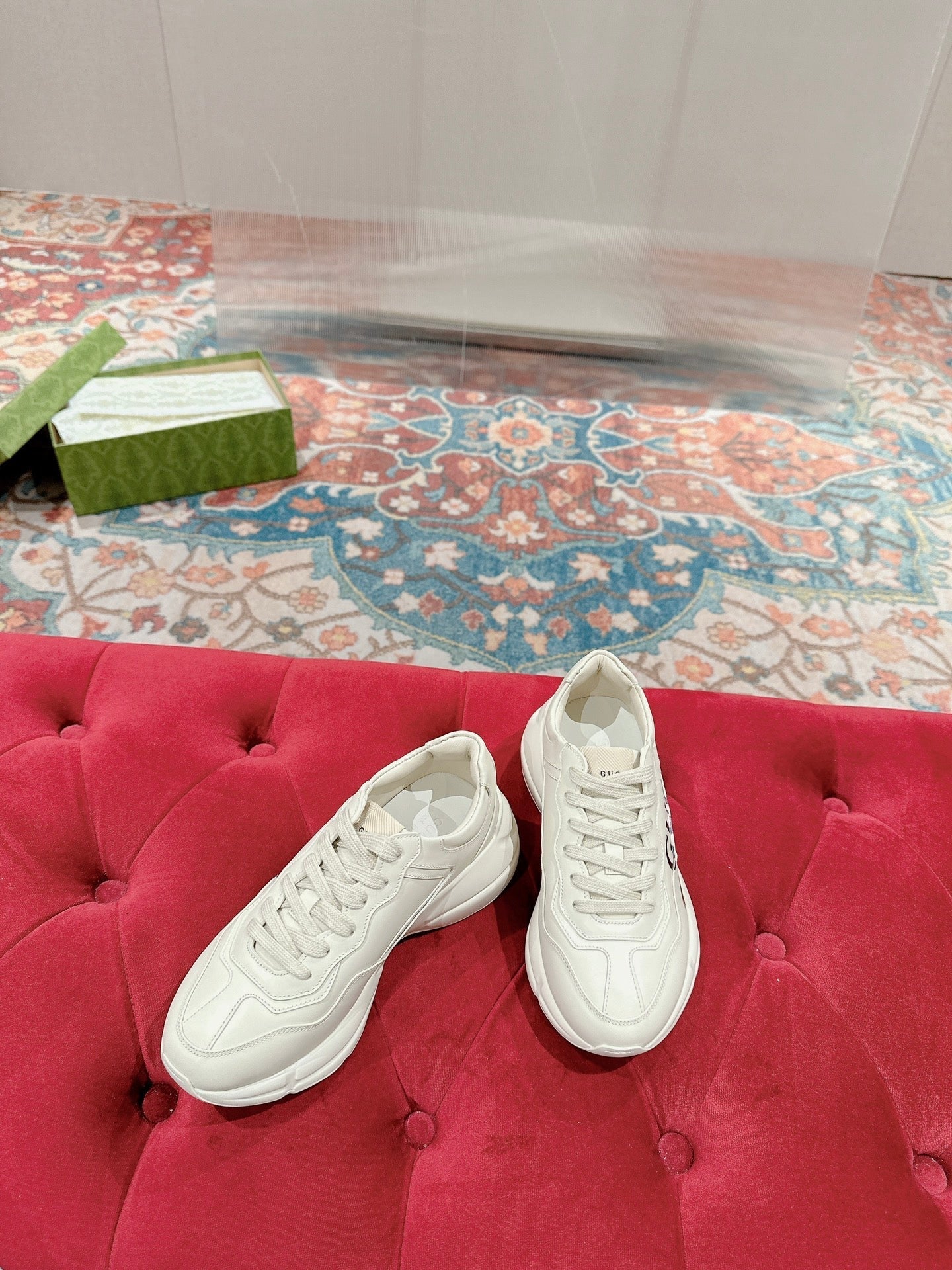 GUCCI RHYTON TRAINER WHITE CALFSKIN WITH BEAR MOTIF