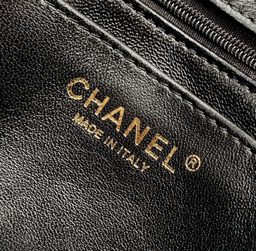 CHANEL MINI 20 FLAP BAG IN BLACK CALFSKIN