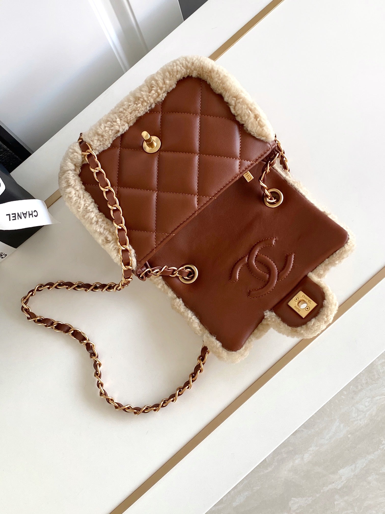 CHANEL 25S FLAP BAG 18 CM IN BEIGE WOOL AND BROWN LAMBSKIN