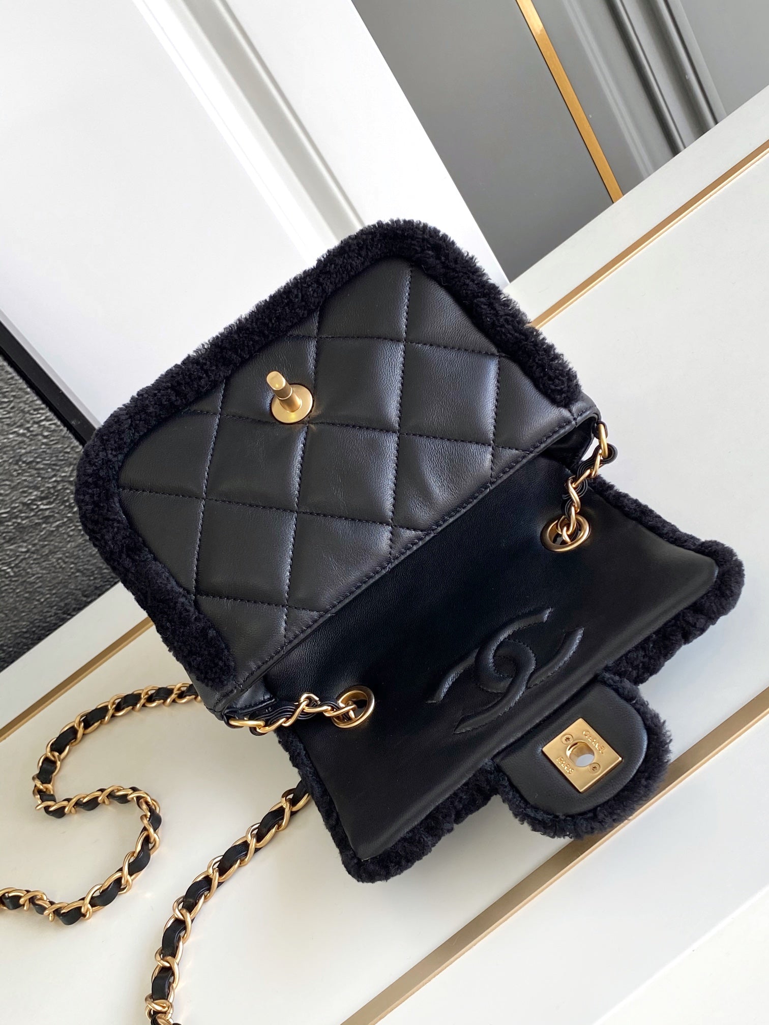 CHANEL 25S FLAP BAG 18 CM IN BLACK WOOL AND LAMBSKIN