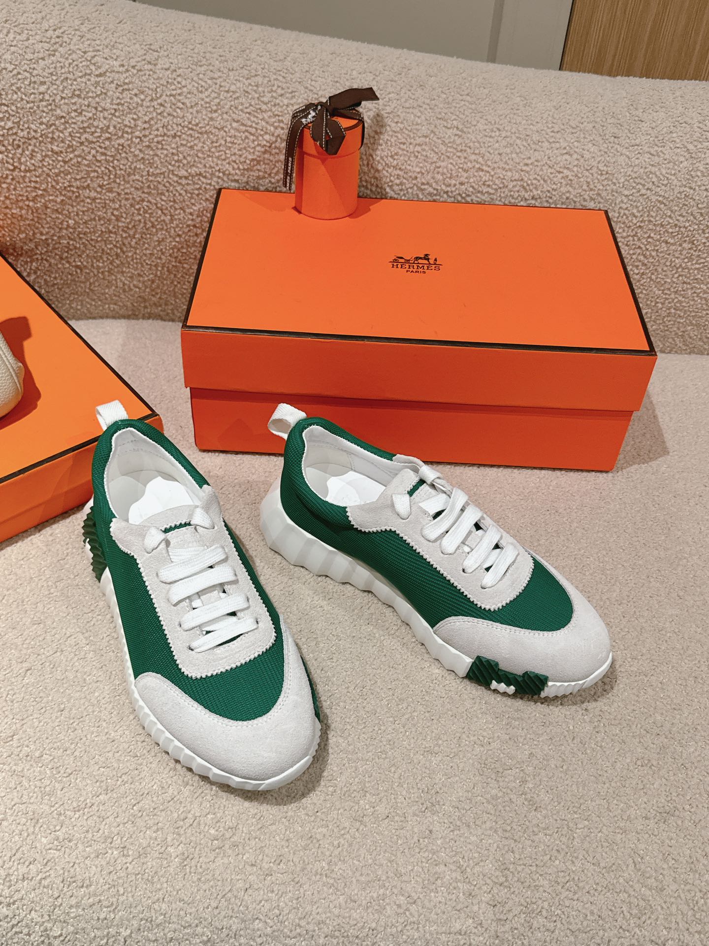 HERMES MAINLAND SNEAKER IN PALE GRAY SUEDE AND FOREST GREEN BREATHABLE MESH FABRIC