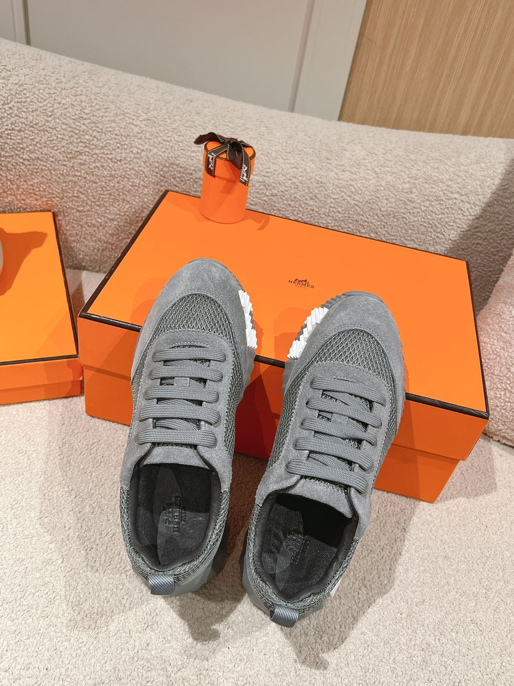 HERMES MAINLAND SNEAKER IN MOUSE GRAY SUEDE AND BREATHABLE MESH FABRIC