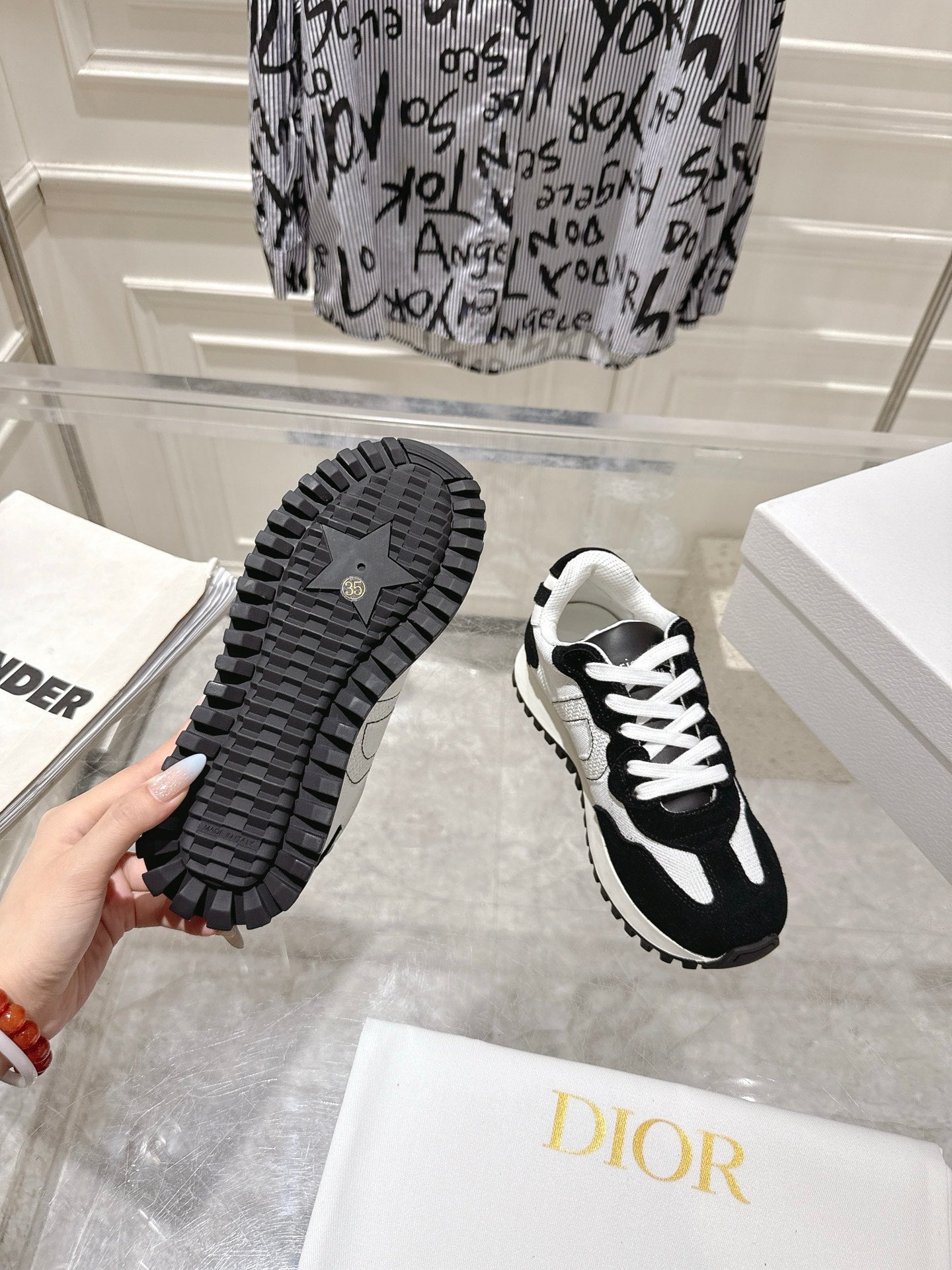 DIOR 25S C'EST  SNEAKER IN WHITE BLACK CALFSKIN AND SUEDE