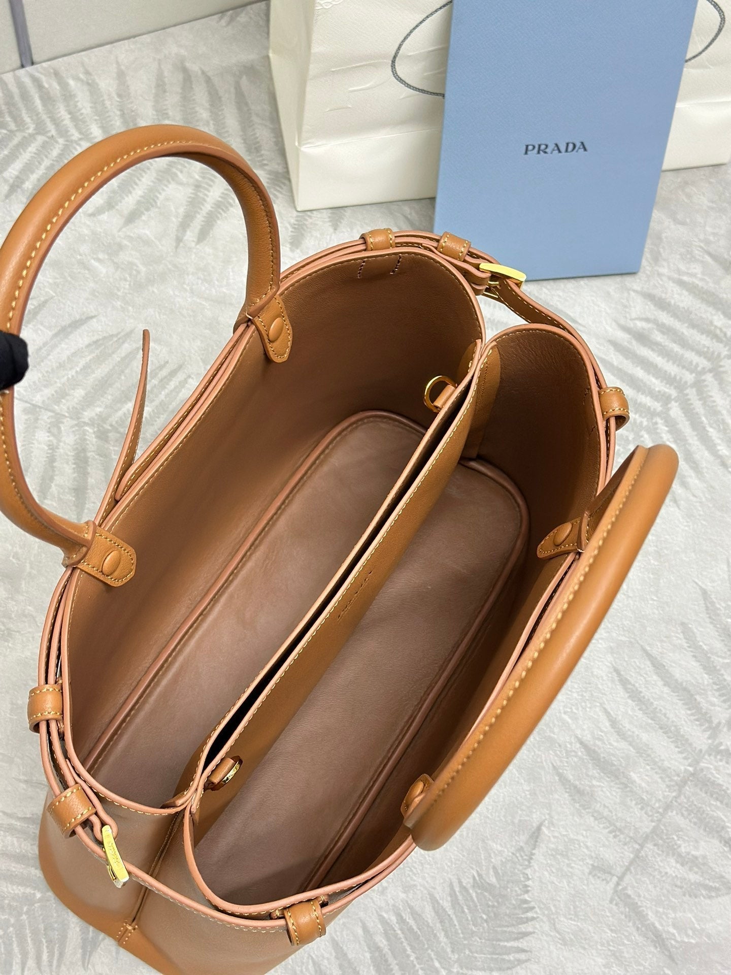 PRADA 25S BUCKLE MEDIUM HANDBAG 35 IN RK CARAMEL CALFSKIN GOLD HARDWRE