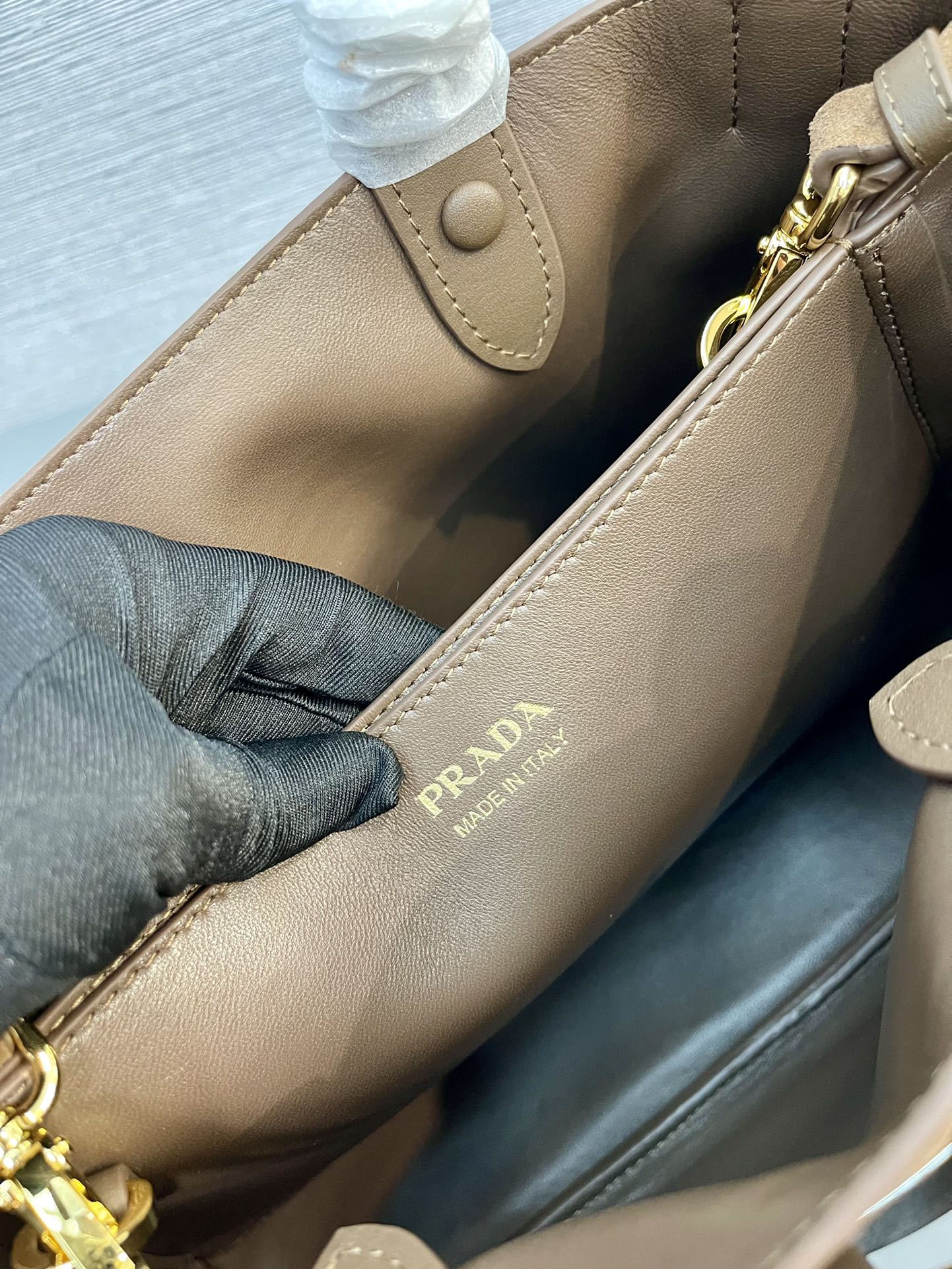 PRADA SMALL TOTE BAG WITH BELT 32 IN RUSSET BROWN SUEDE