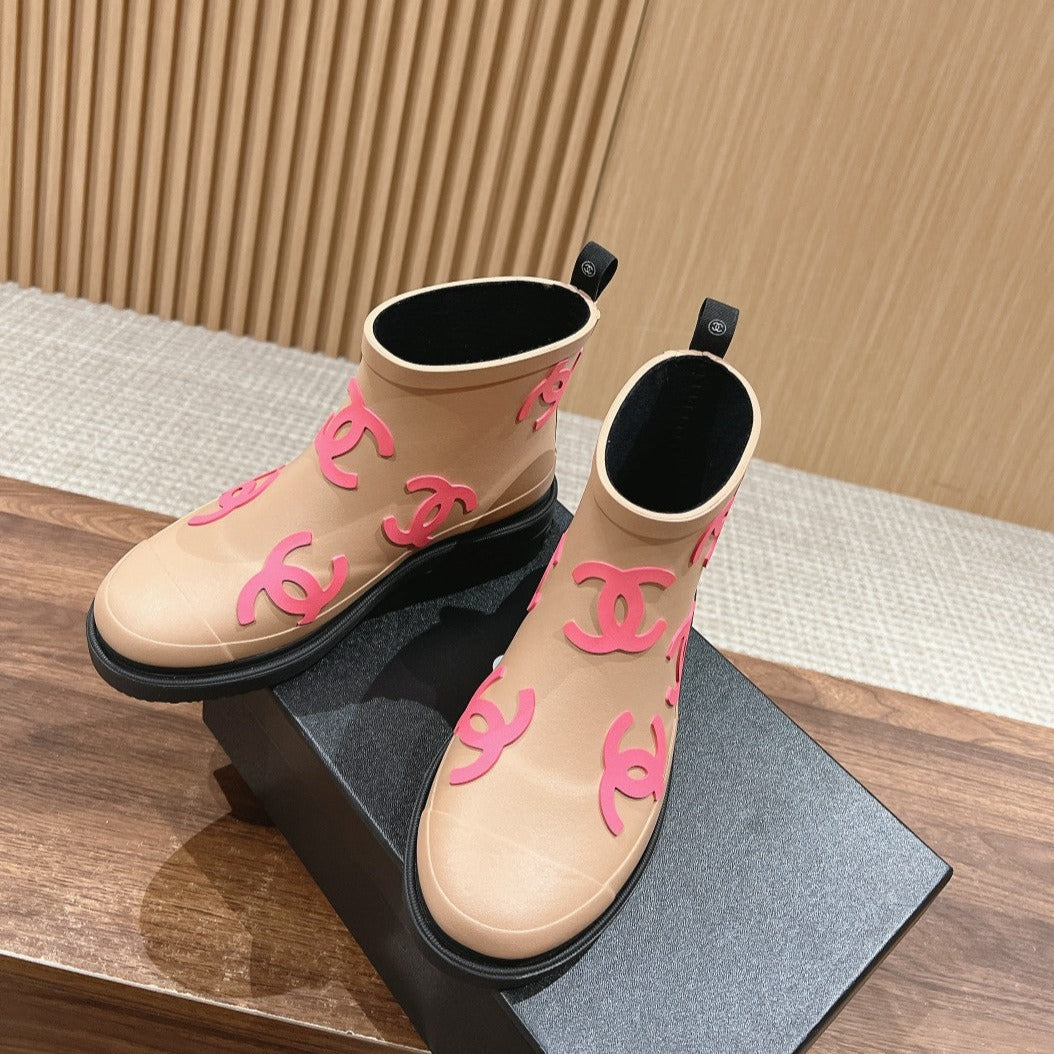 CHANEL RAIN BOOTS BEIGE CREAM TPU WITH PINK LOGO