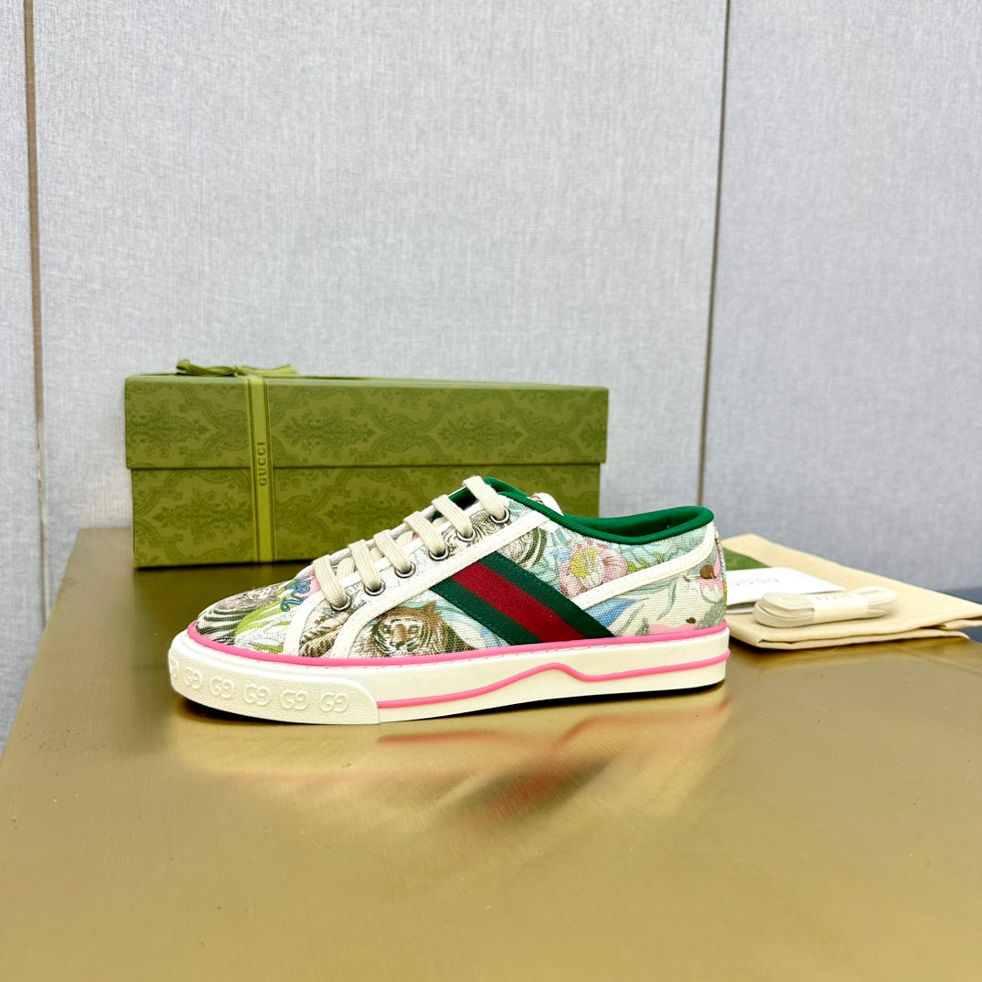 GUCCI TENNIS 1977 TRAINER CANVAS WITH TIGER MOTIF