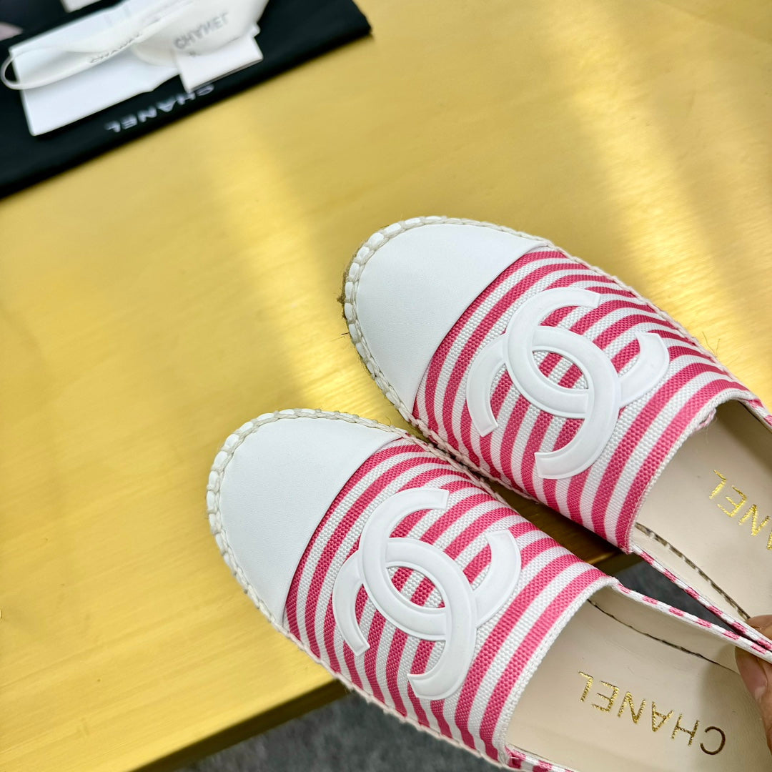 CHANEL SLIP-ON 25S IN PINK AND WHITE FABRIC WITH STRIPED PATTERN