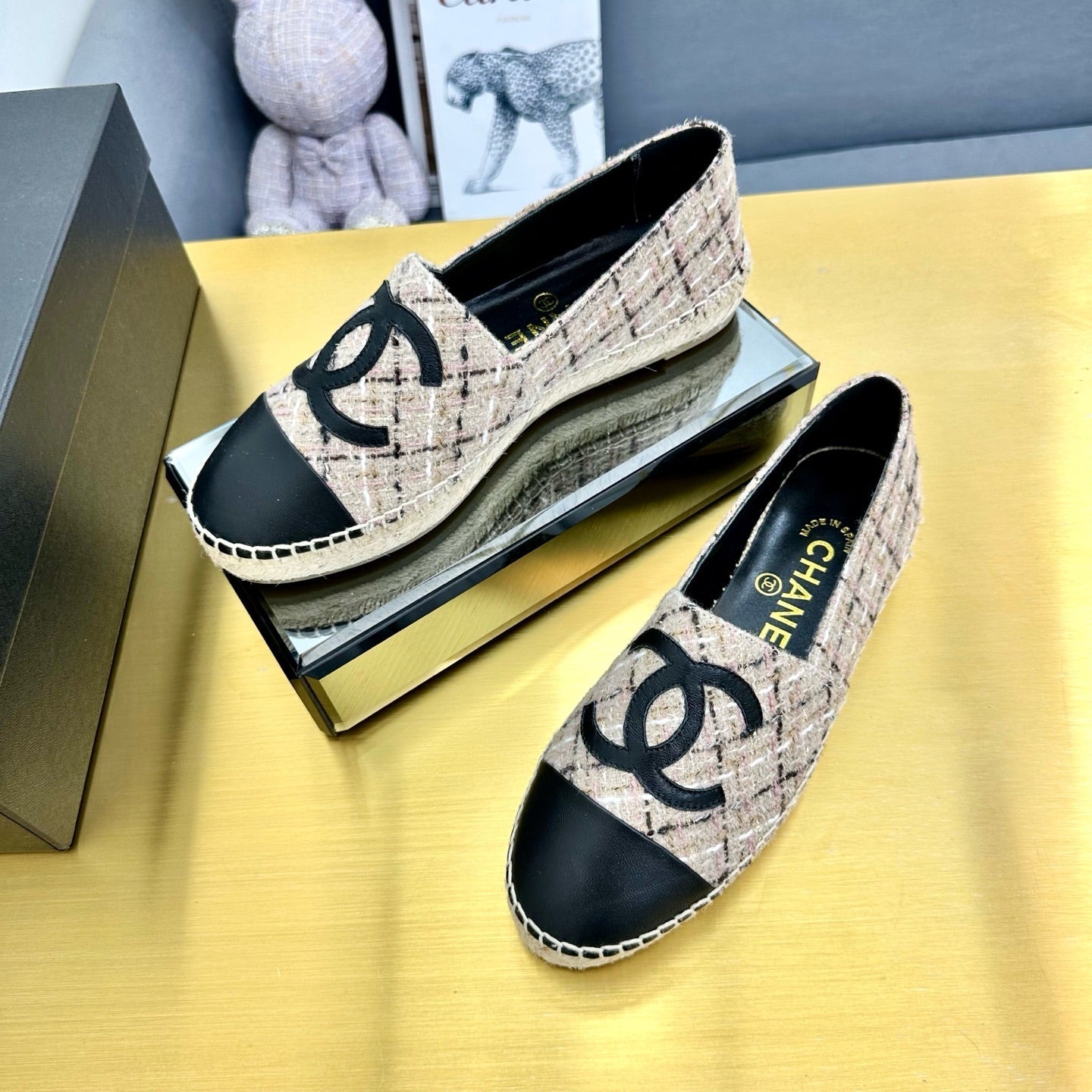 CHANEL ESPADRILLES PLATFORM 25S IN LIGHT BEIGE TWEED MIX BLACK CALFSKIN WITH PLAID PATTERN