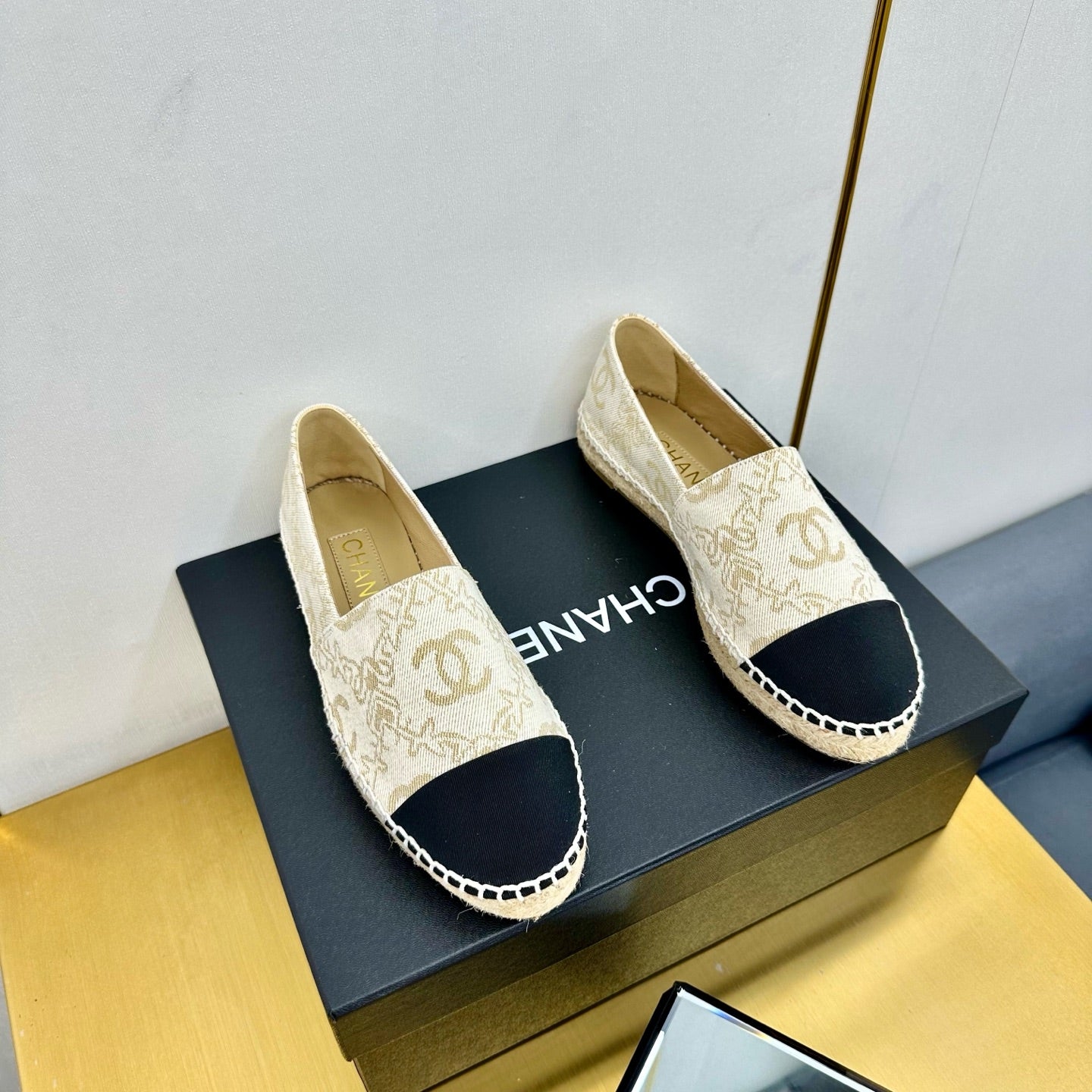 CHANEL ESPADRILLES PLATFORM IN MOSSY BROWN MIX BLACK PATTERN FABRIC