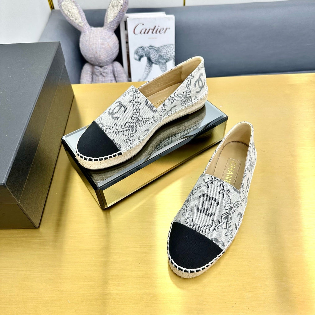 CHANEL ESPADRILLES PLATFORM IN BLACK PATTERN FABRIC