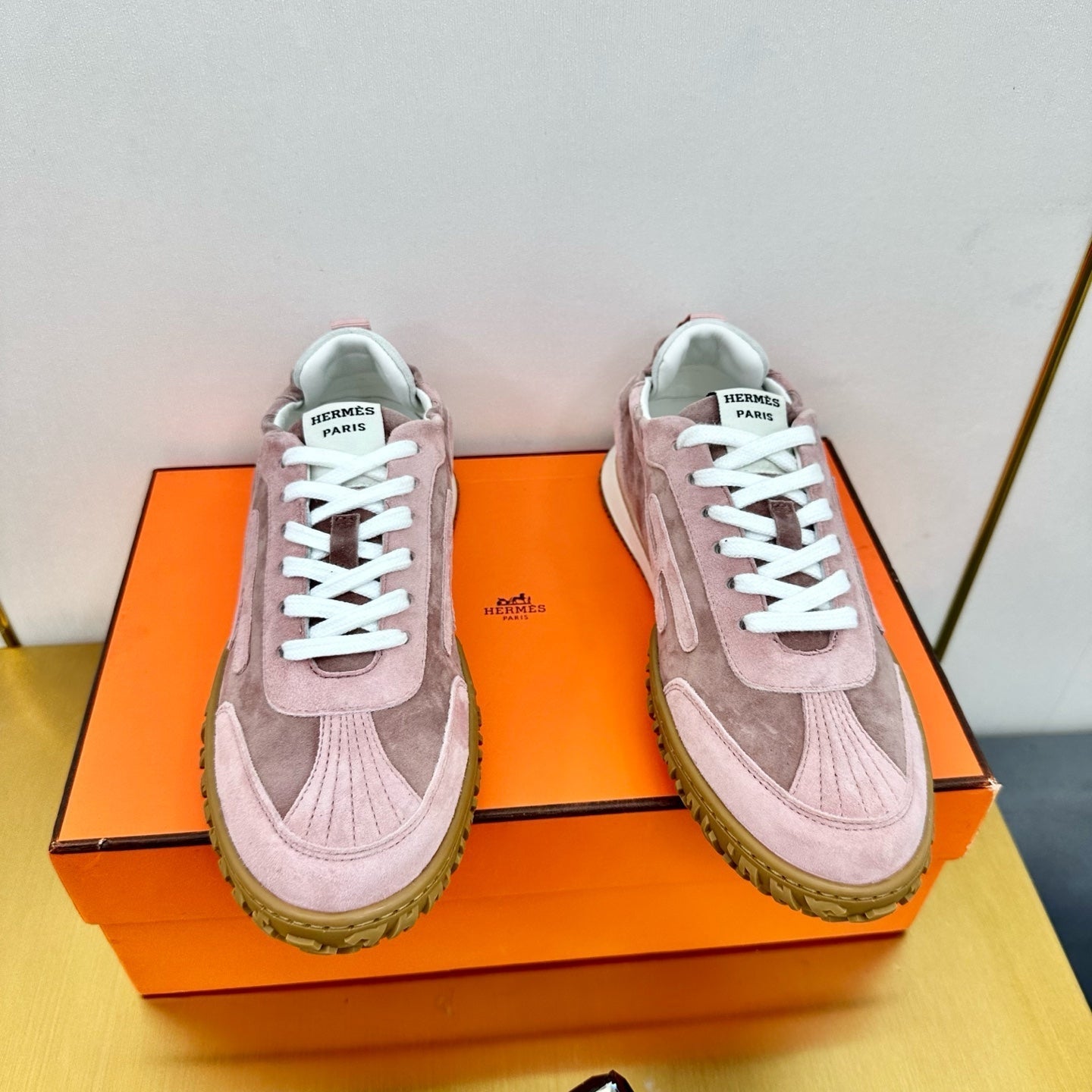 HERMES JET SNEAKER IN LIGHT PINK SUEDE