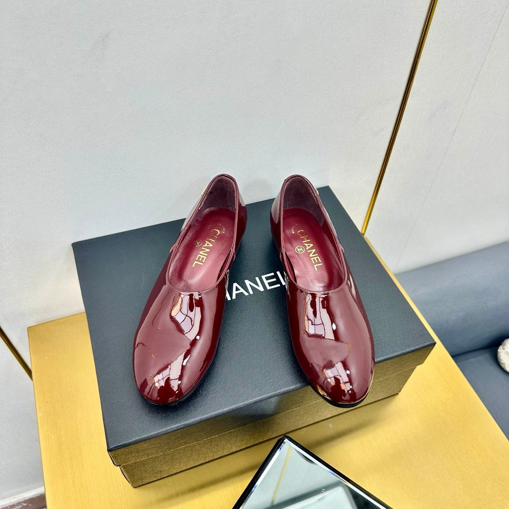 CHANEL SIMPLE FLATS 25S IN DARK RED GLOSSY LEATHER