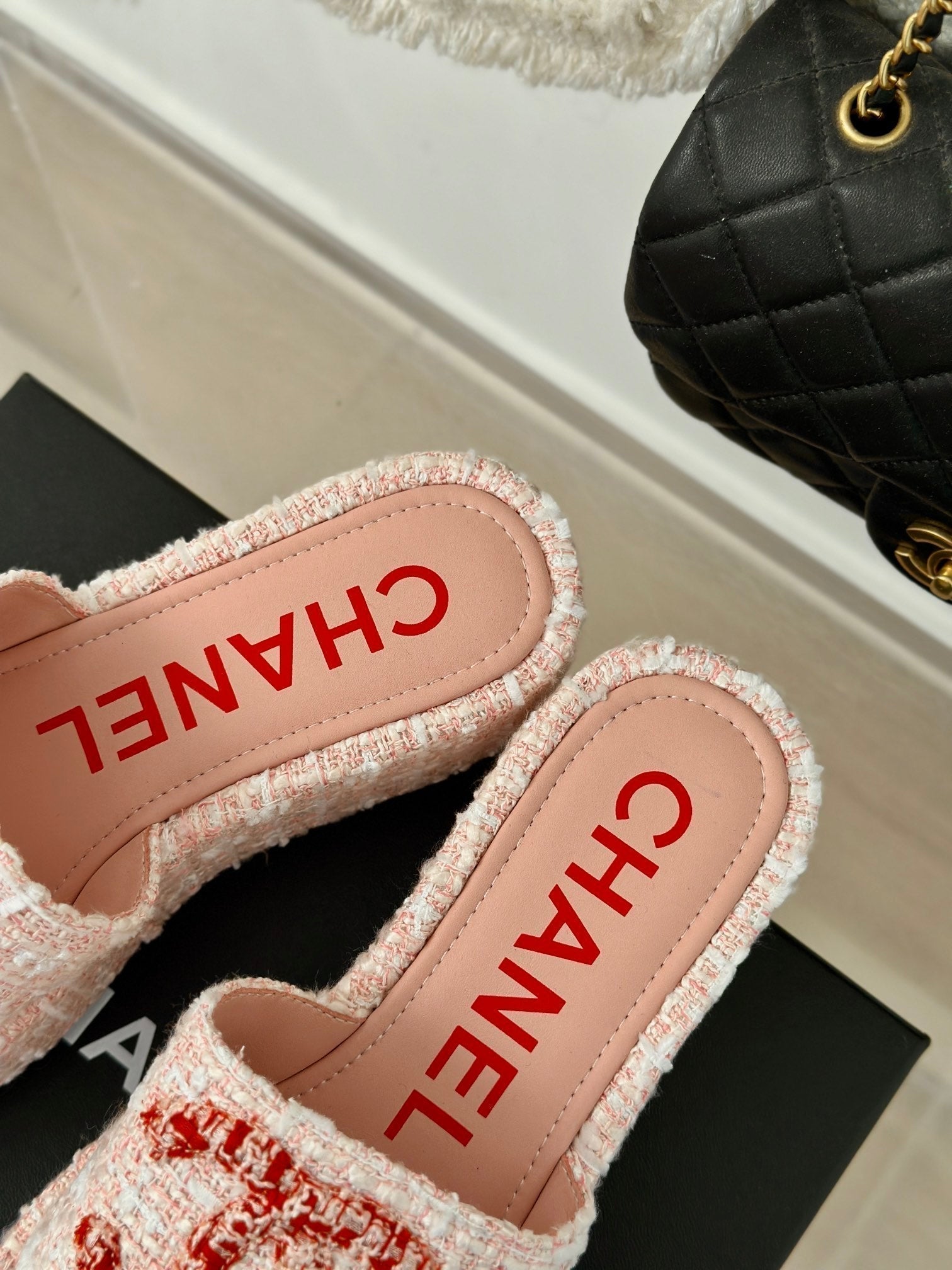 CHANEL CLASSIC SLIPPERS THICK SOLE IN LIGHT PINK TWEED