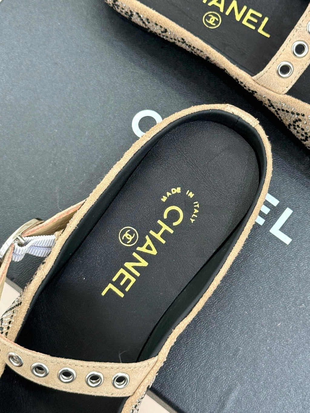 CHANEL FLAT MULES 25SS IN BEIGE EMBELLISHED WITH RHINESTONES